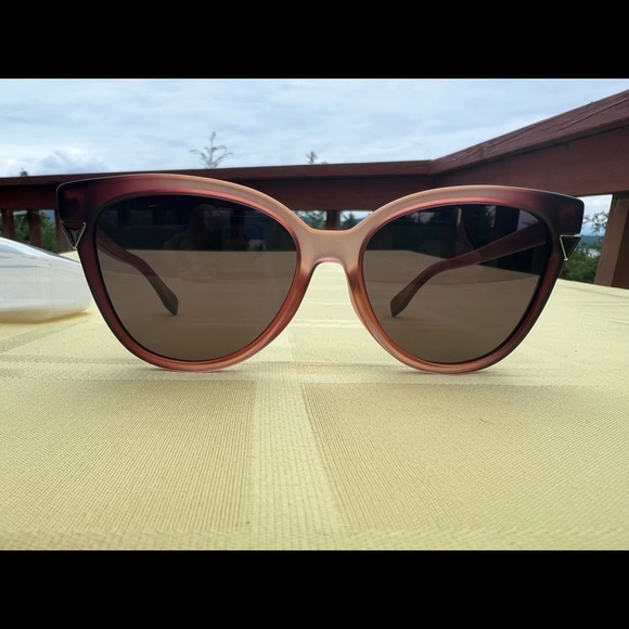 SOLD❌❌❌Fendi Optyl Cat Eye Sunglasses SOLD ❌❌❌ - Picture 8 of 10